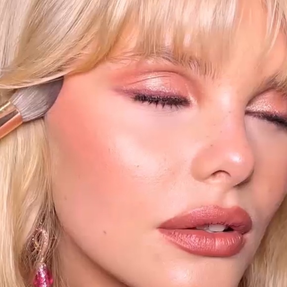 Charlotte Tilbury CHEEK TO CHIC
PILLOW TALK ORIGINAL - Picture 2 of 7
